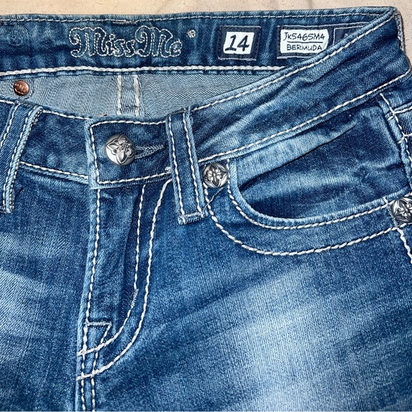 Bermuda Miss Me Shorts - Picture 2 of 4